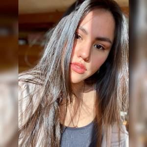 Meet your Posher, Daniela